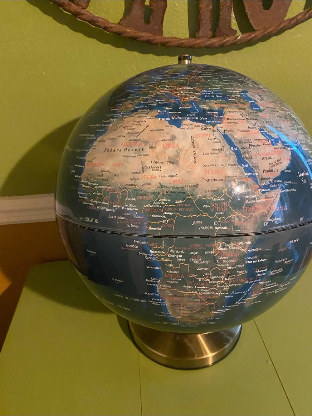 Gentlemen’s Hardware Illuminated Desk Globe